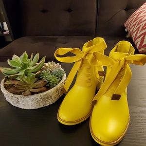 Bernardo Yellow Rainboots